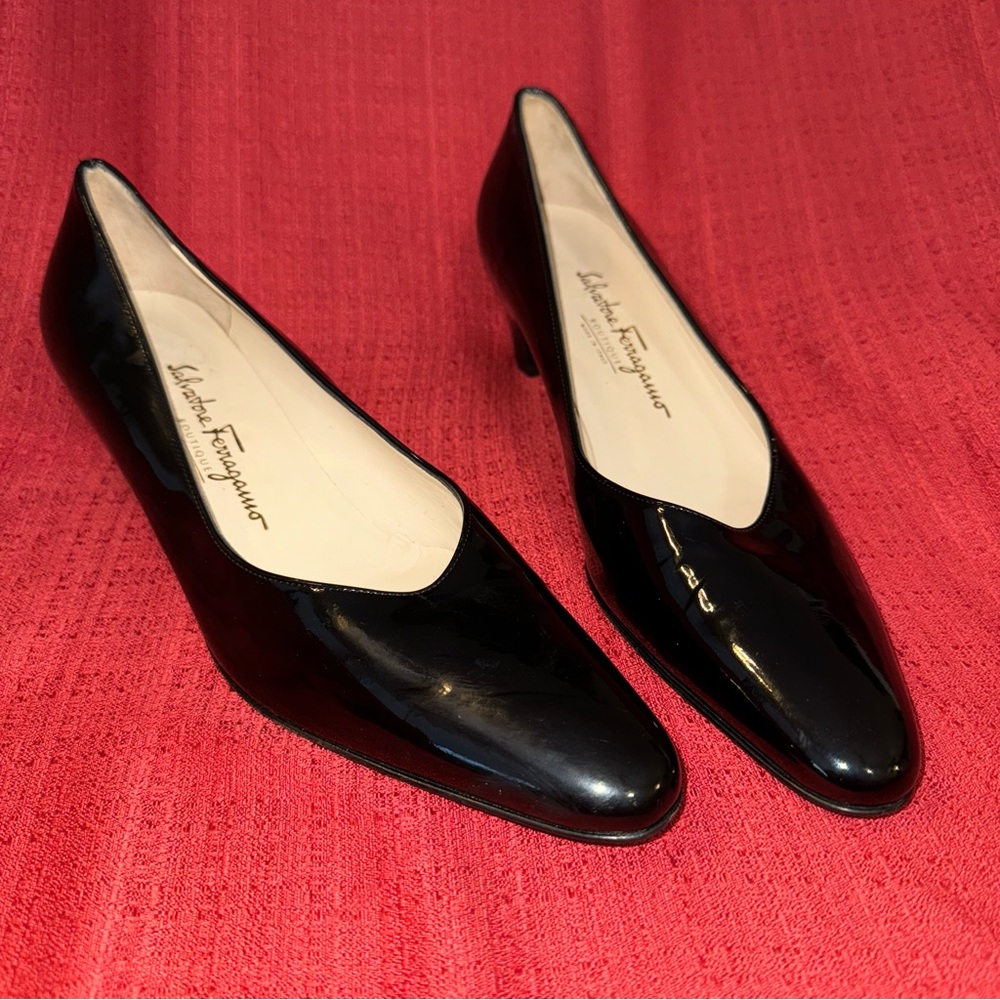 Salvatore Ferragamo Black Patent Leather platform pumps,‎ Women’s 82A, GUC